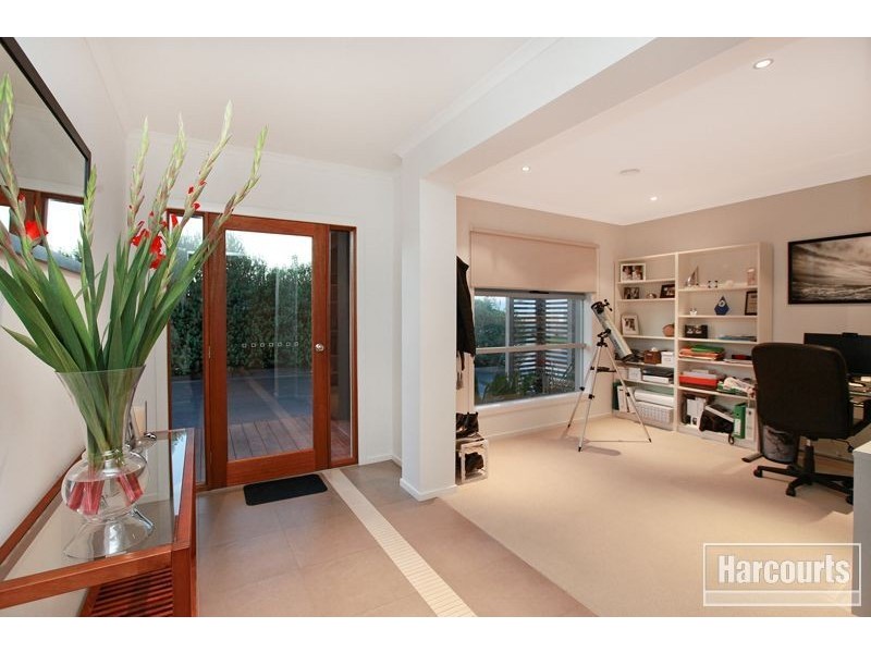 13 Lairds Rise, Garfield VIC 3814