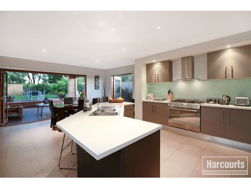 13 Lairds Rise, Garfield VIC 3814