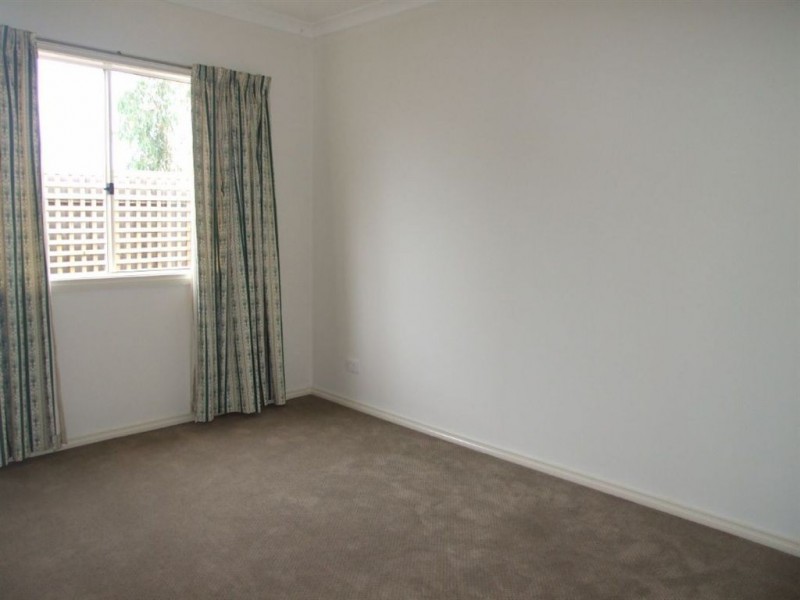 2/13 Lorraine Court, Pakenham VIC 3810