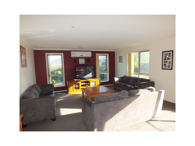 14 Bentley Court, Pakenham VIC 3810