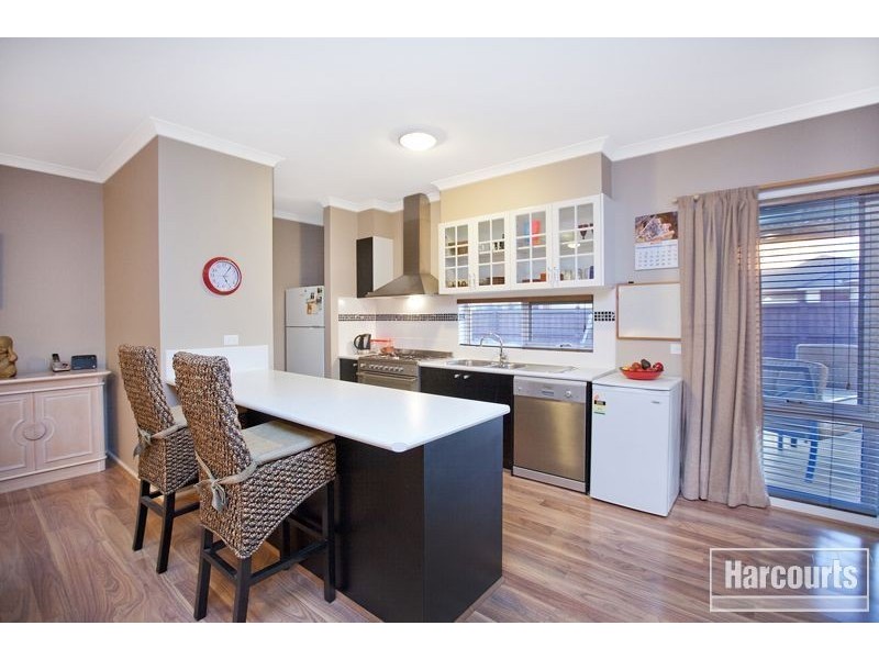 16 Winneke Way, Pakenham VIC 3810