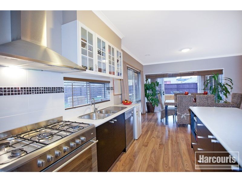 16 Winneke Way, Pakenham VIC 3810