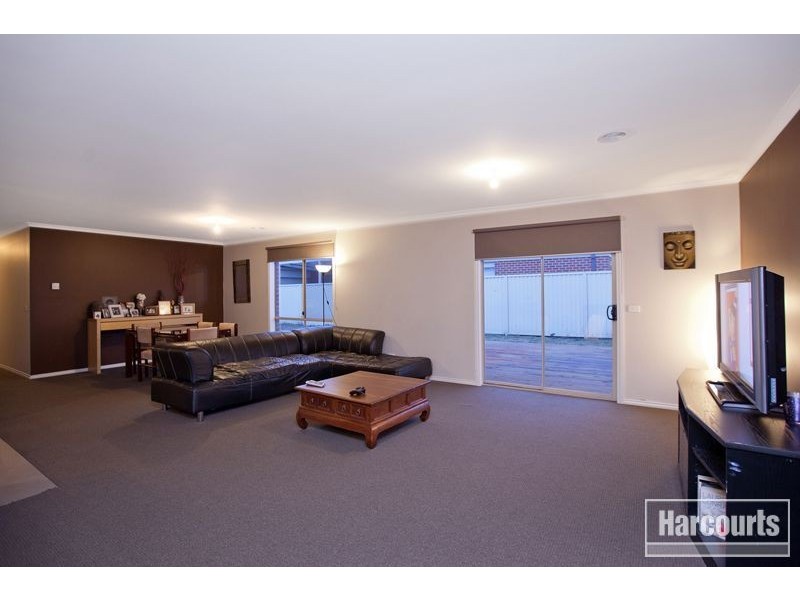 66 Bluehills Boulevard, Pakenham VIC 3810