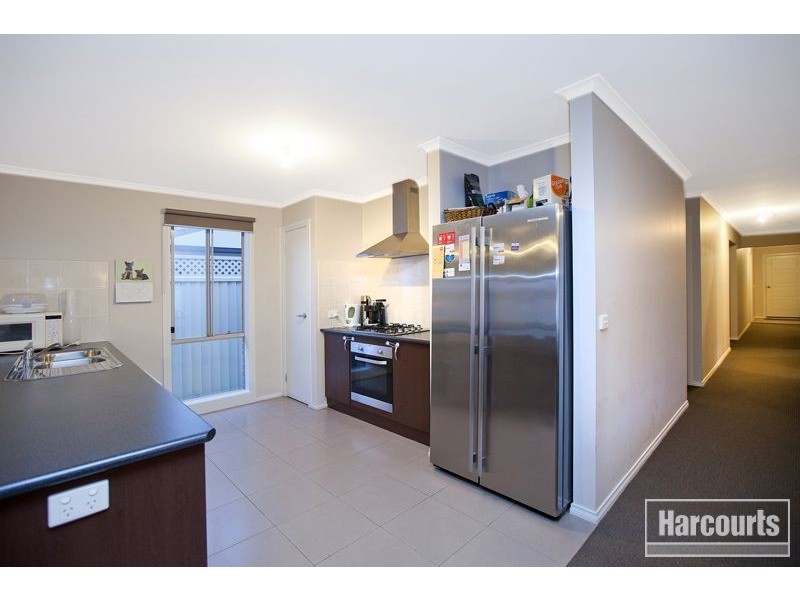 66 Bluehills Boulevard, Pakenham VIC 3810