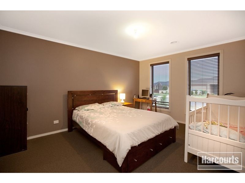 66 Bluehills Boulevard, Pakenham VIC 3810