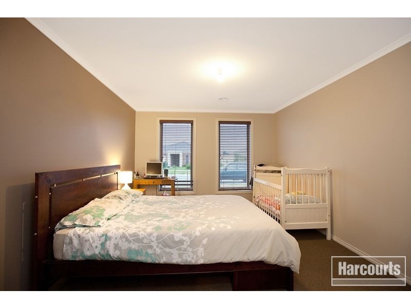 66 Bluehills Boulevard, Pakenham VIC 3810