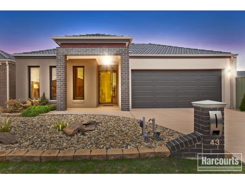 43 Cohens Way, Pakenham VIC 3810