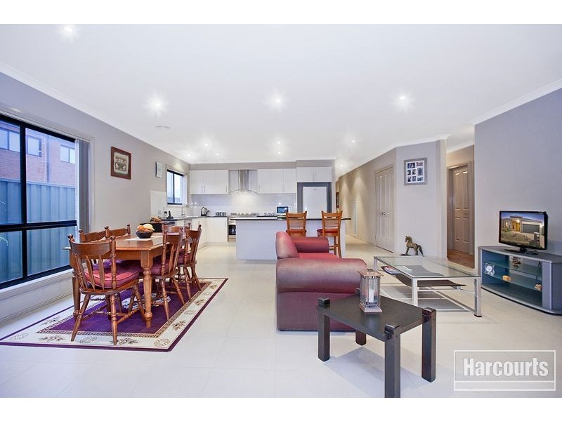 43 Cohens Way, Pakenham VIC 3810