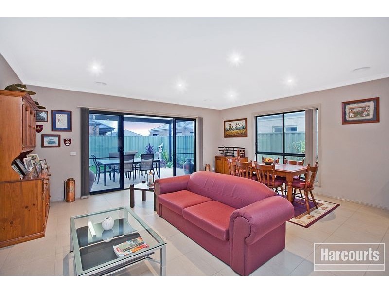 43 Cohens Way, Pakenham VIC 3810