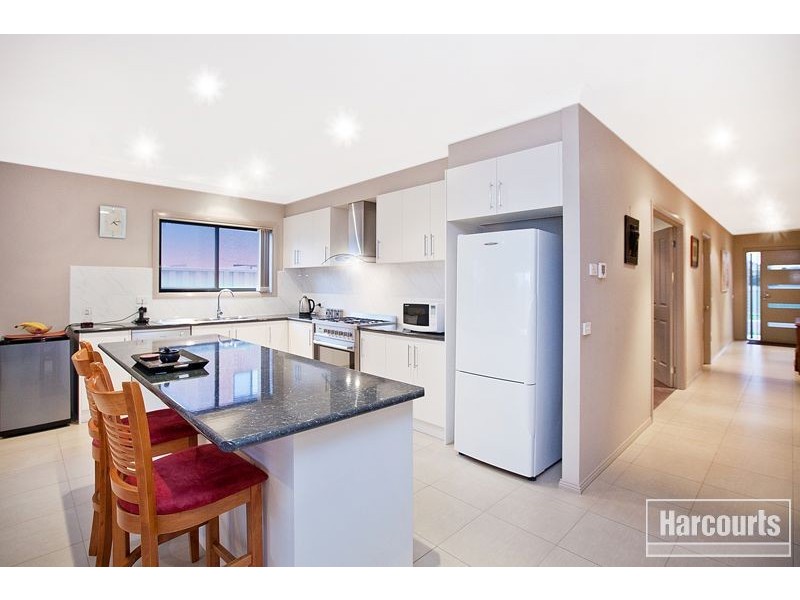 43 Cohens Way, Pakenham VIC 3810