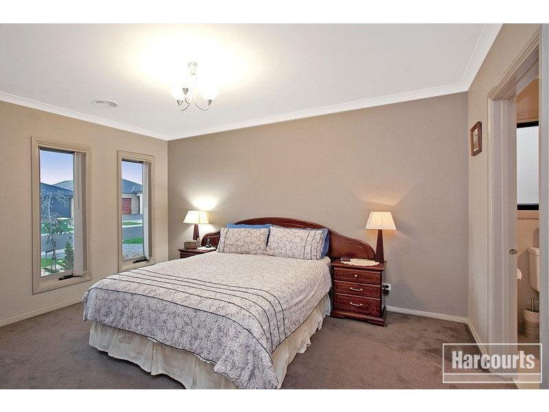 43 Cohens Way, Pakenham VIC 3810