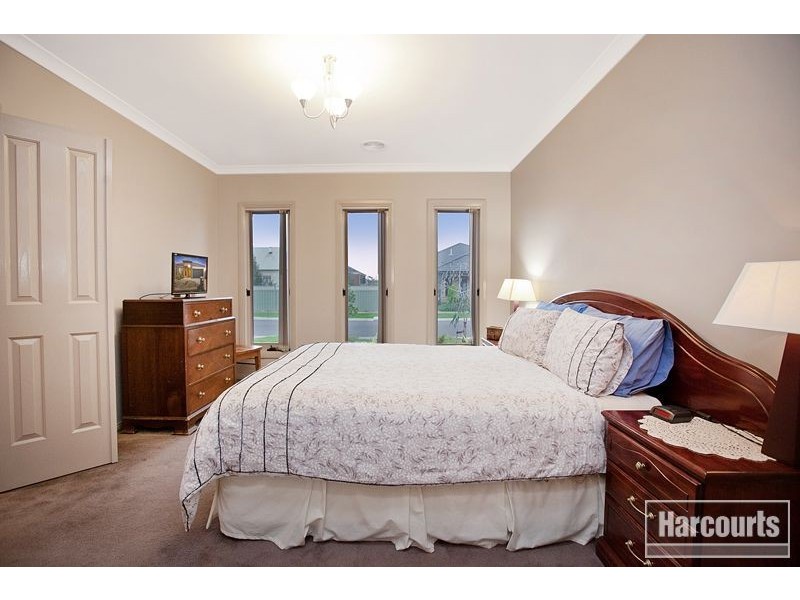 43 Cohens Way, Pakenham VIC 3810