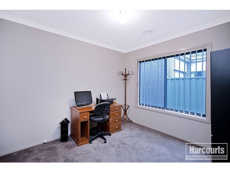 43 Cohens Way, Pakenham VIC 3810