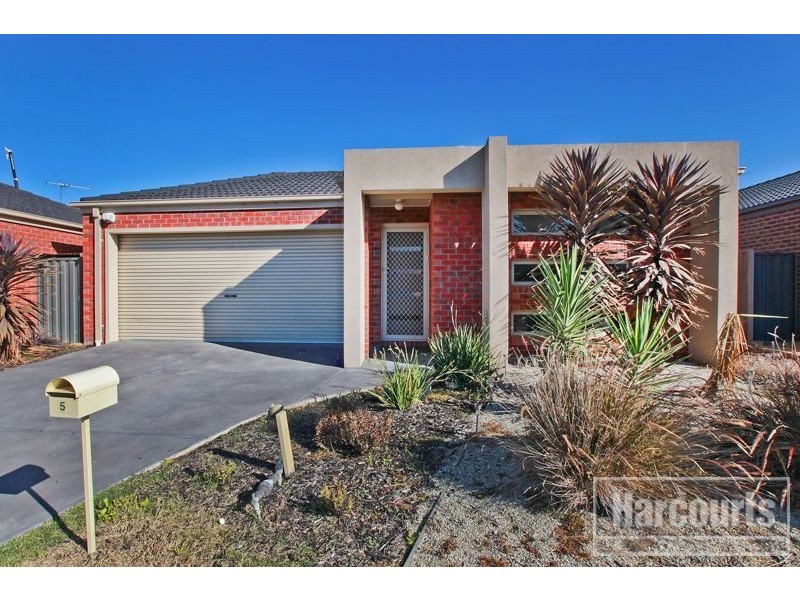 5 Mirabelle Street, Pakenham VIC 3810