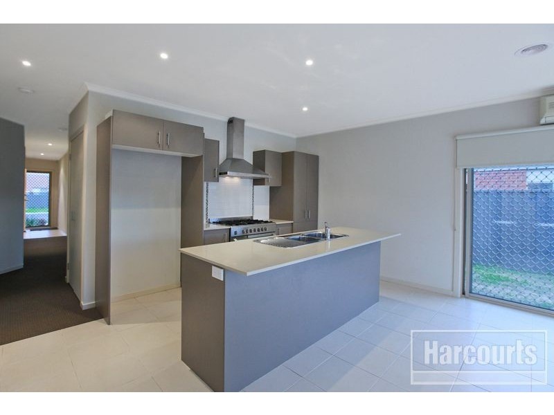 5 Mirabelle Street, Pakenham VIC 3810