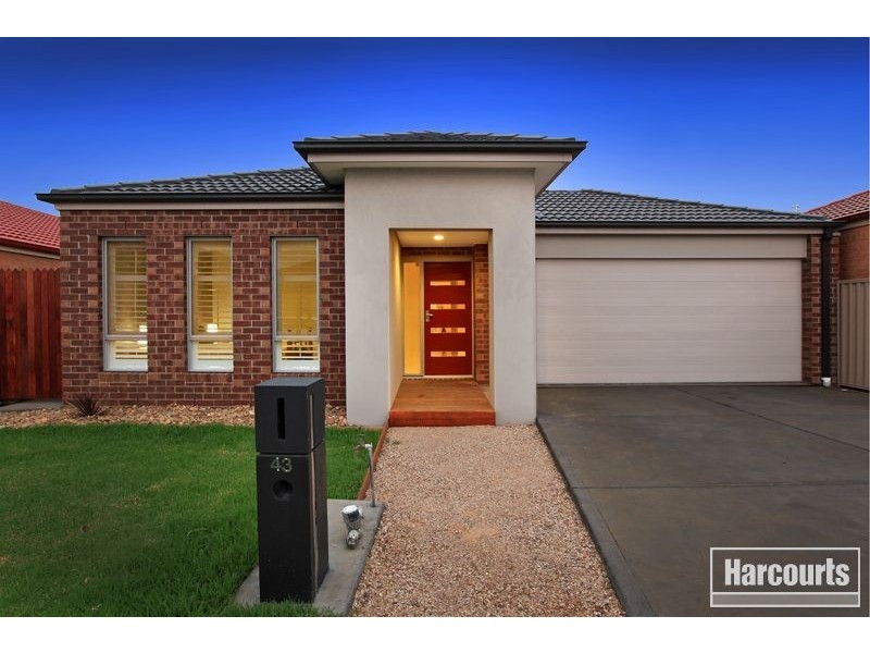 43 Villella Drive, Pakenham VIC 3810
