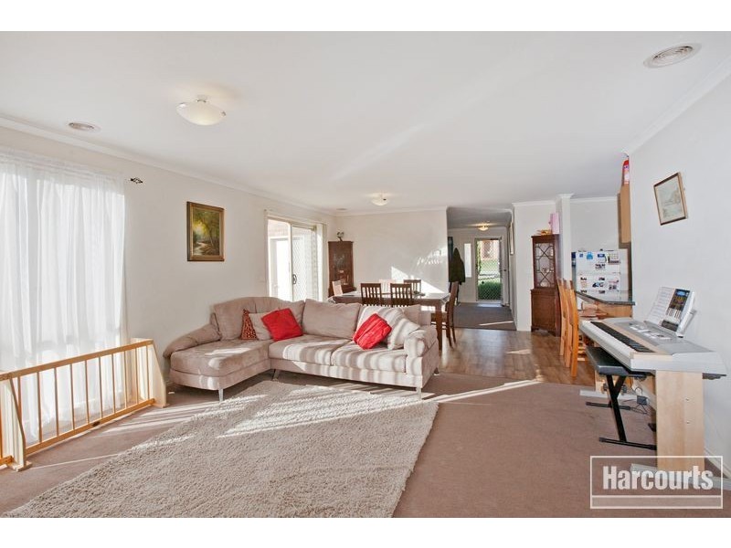 14 Tyrone Avenue, Pakenham VIC 3810