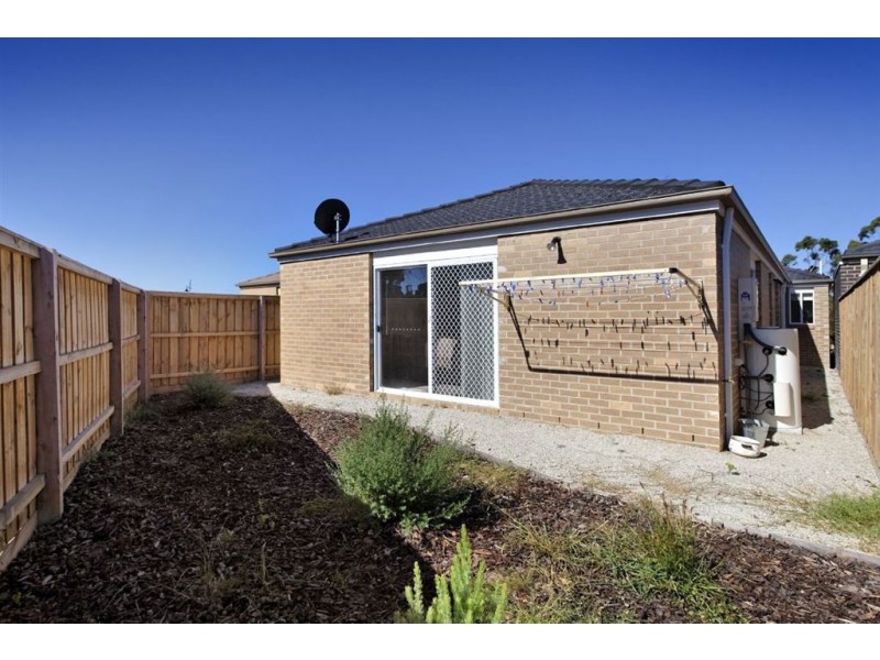 10 Versace Court, Pakenham VIC 3810