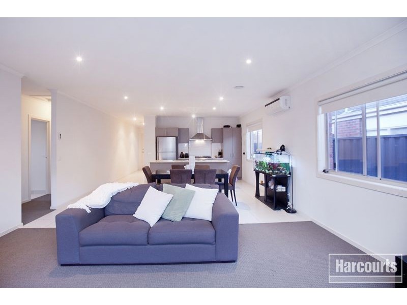 18 Mirabelle Street, Pakenham VIC 3810