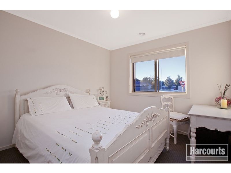 18 Mirabelle Street, Pakenham VIC 3810