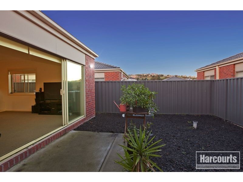 18 Mirabelle Street, Pakenham VIC 3810