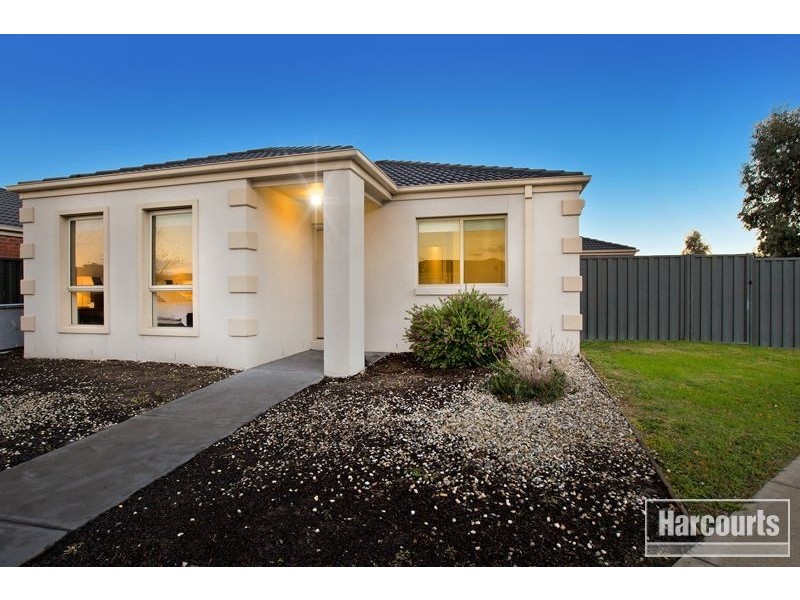 18 Mirabelle Street, Pakenham VIC 3810