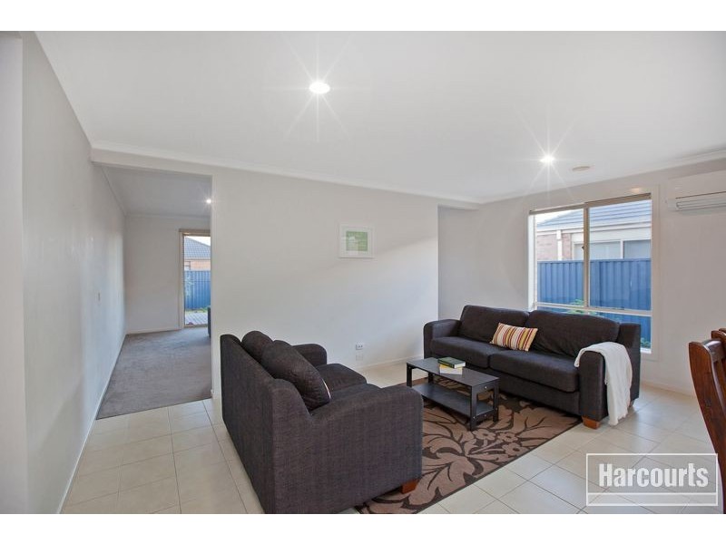 37 Scarlet Crescent, Pakenham VIC 3810