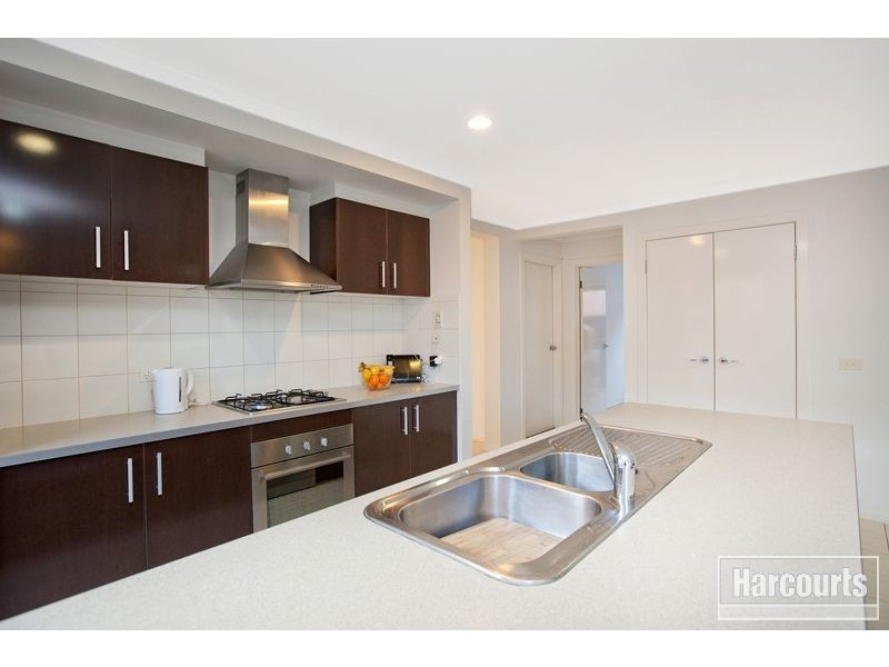 37 Scarlet Crescent, Pakenham VIC 3810