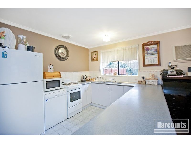 4 Matthews Court, Pakenham VIC 3810