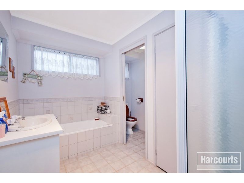 4 Matthews Court, Pakenham VIC 3810