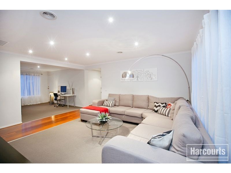 67 Sandalwood Drive, Pakenham VIC 3810