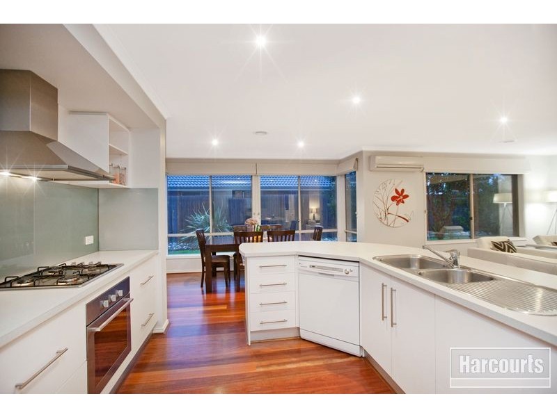 67 Sandalwood Drive, Pakenham VIC 3810