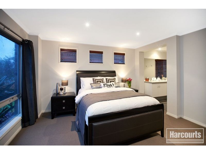 67 Sandalwood Drive, Pakenham VIC 3810