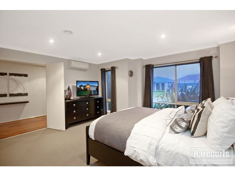 67 Sandalwood Drive, Pakenham VIC 3810