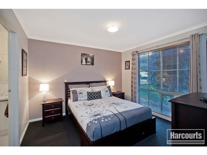 9 Shetland Court, Pakenham VIC 3810