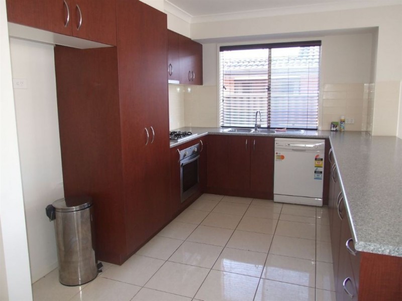 11 Orchard Valley Ave, Pakenham VIC 3810