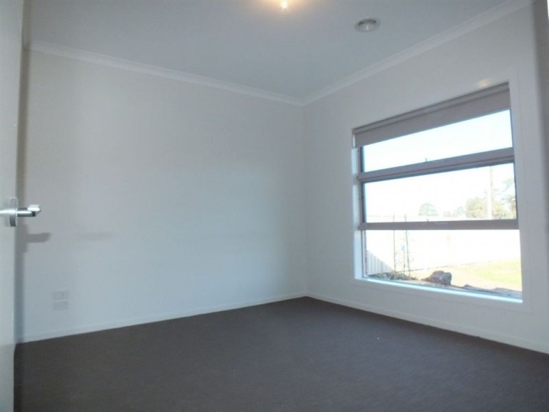 2 Hamish Avenue, Pakenham VIC 3810