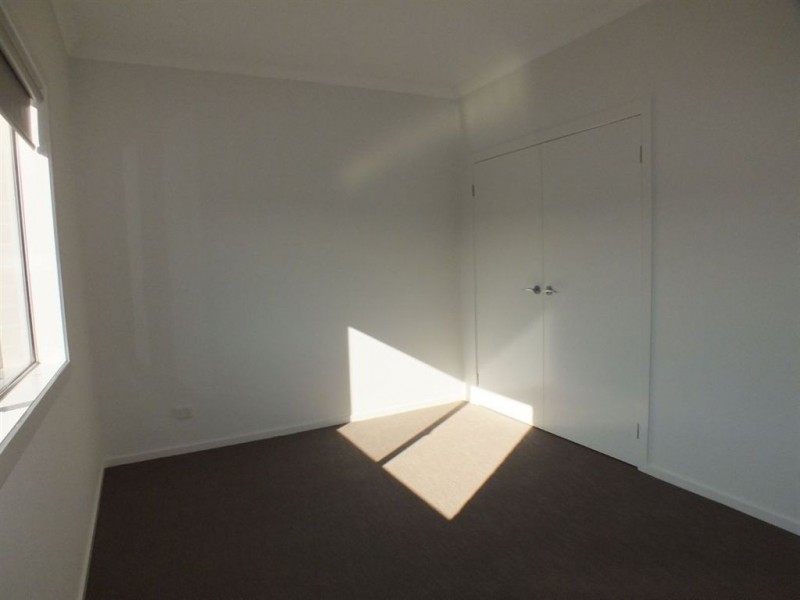 2 Hamish Avenue, Pakenham VIC 3810