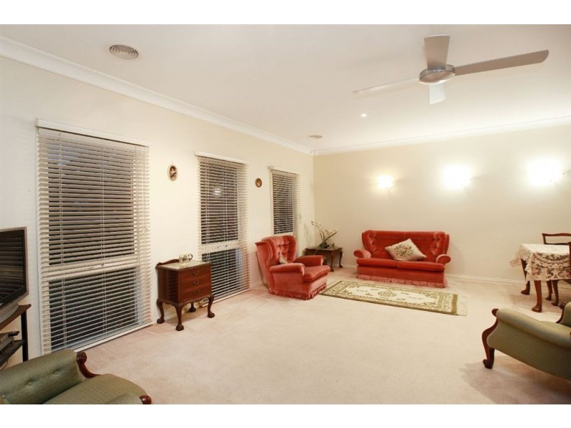 3 Dudley Mews, Pakenham VIC 3810