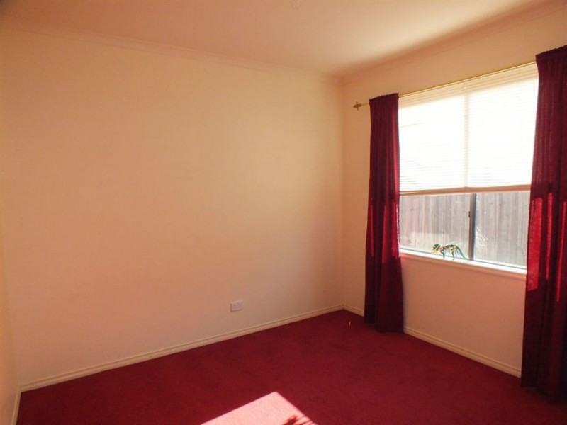 98 Ebony Drive, Pakenham VIC 3810