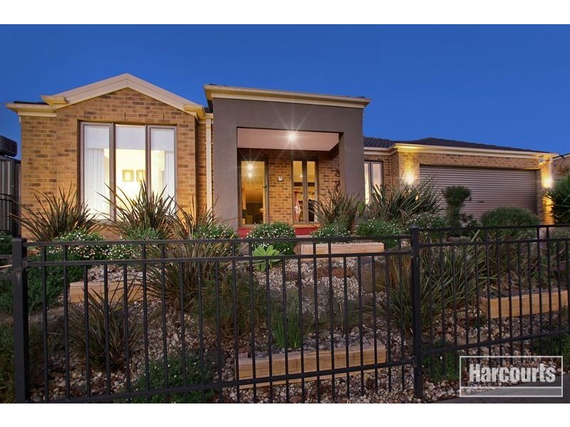8 Lucerne Circuit, Pakenham VIC 3810