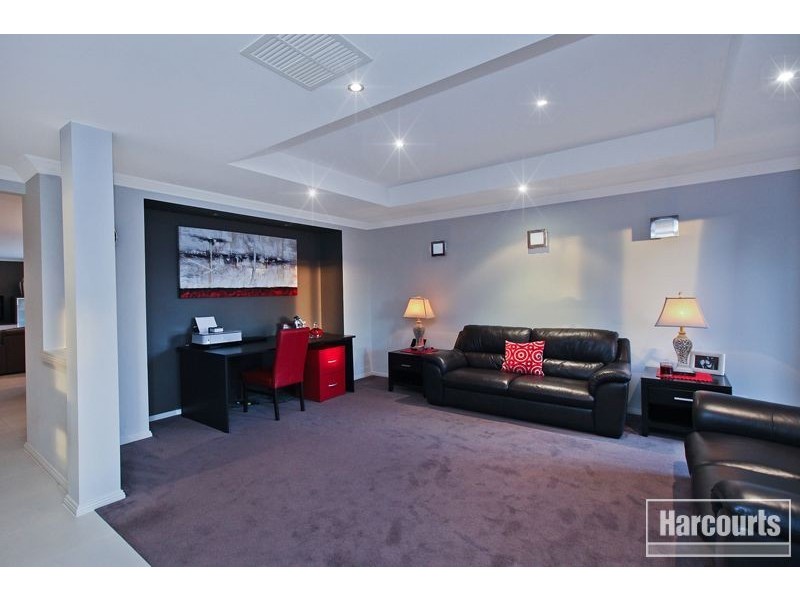 8 Lucerne Circuit, Pakenham VIC 3810