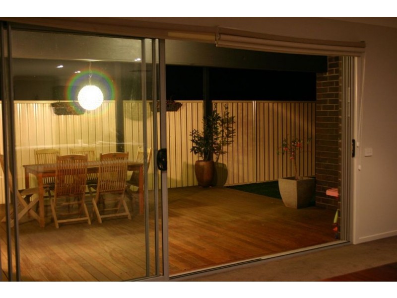 8 Salvia Ave, Pakenham VIC 3810