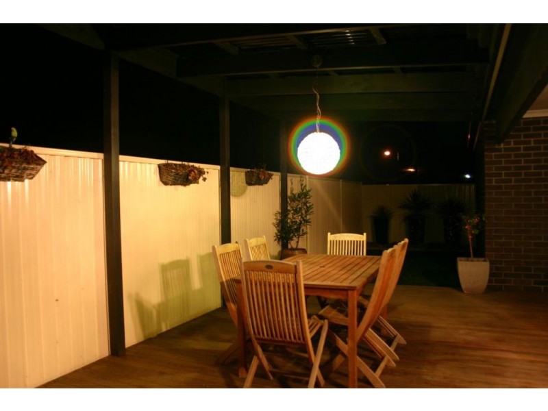 8 Salvia Ave, Pakenham VIC 3810