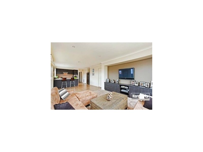 4 Dianella Close, Pakenham VIC 3810