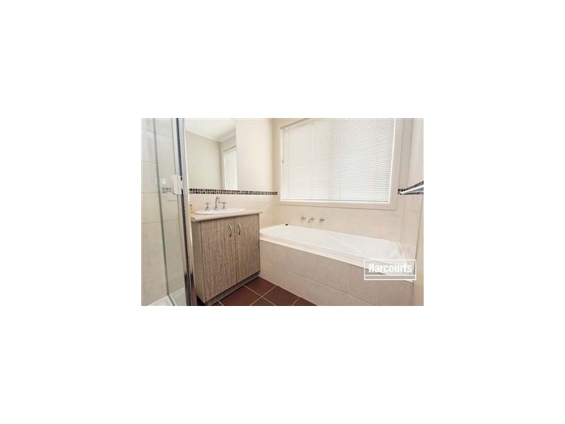 4 Dianella Close, Pakenham VIC 3810