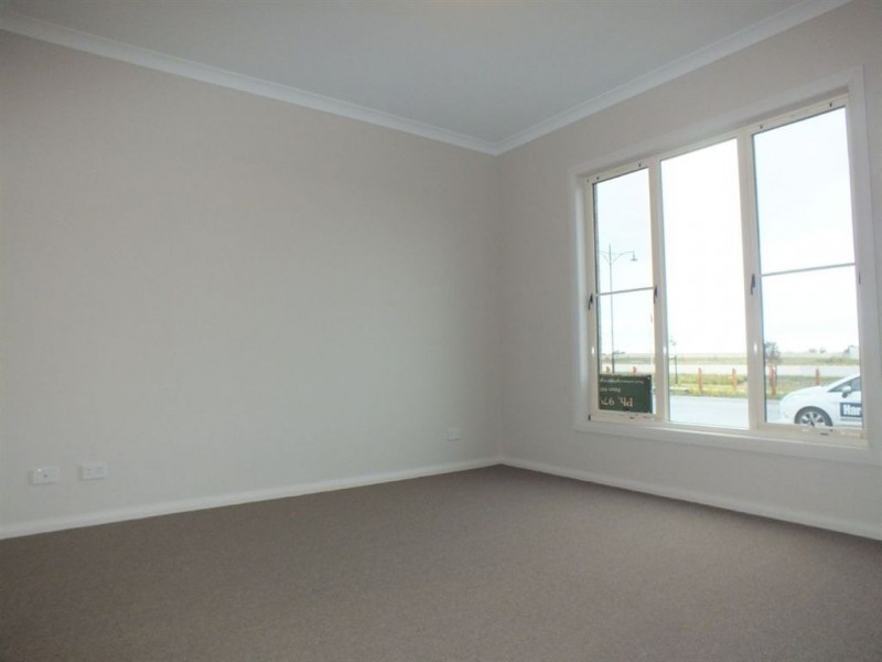 5 Ivy Leaf Road, Pakenham VIC 3810