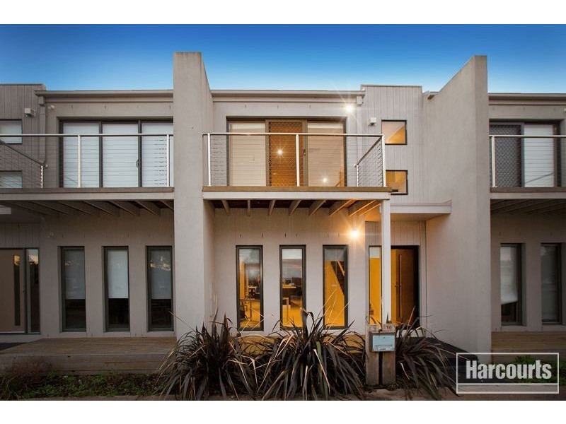 10 Dealbata lane, Pakenham VIC 3810