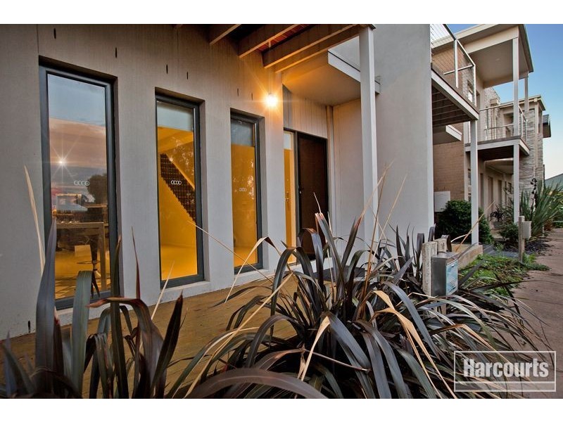 10 Dealbata lane, Pakenham VIC 3810