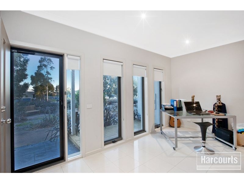 10 Dealbata lane, Pakenham VIC 3810